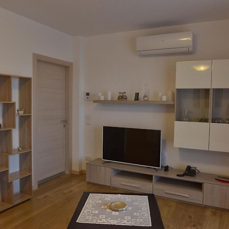 מנרבה דל גארדה Villa Artemia מראה חיצוני תמונה