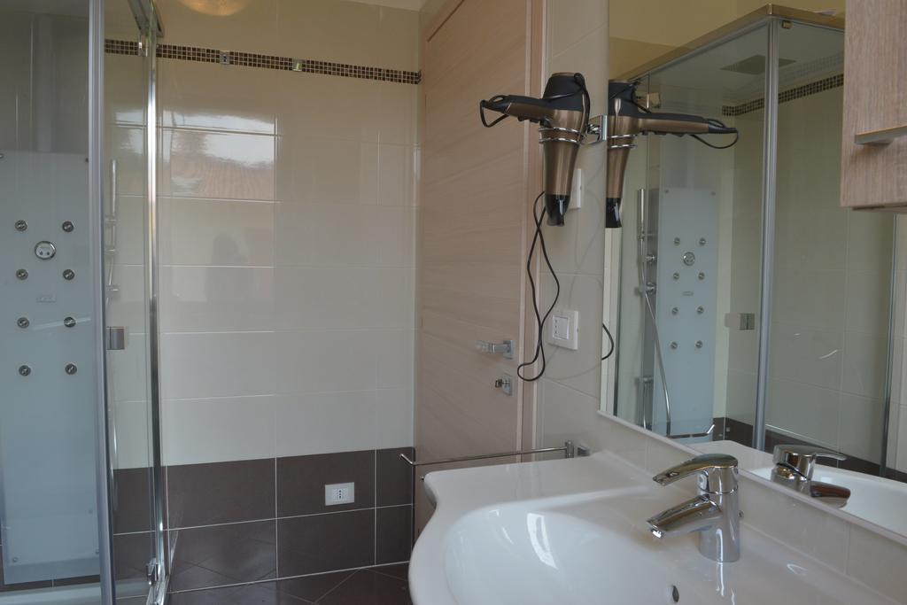 מנרבה דל גארדה Villa Artemia חדר תמונה